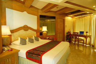 Sea Pearl Beach & Spa Patong Экстерьер фото